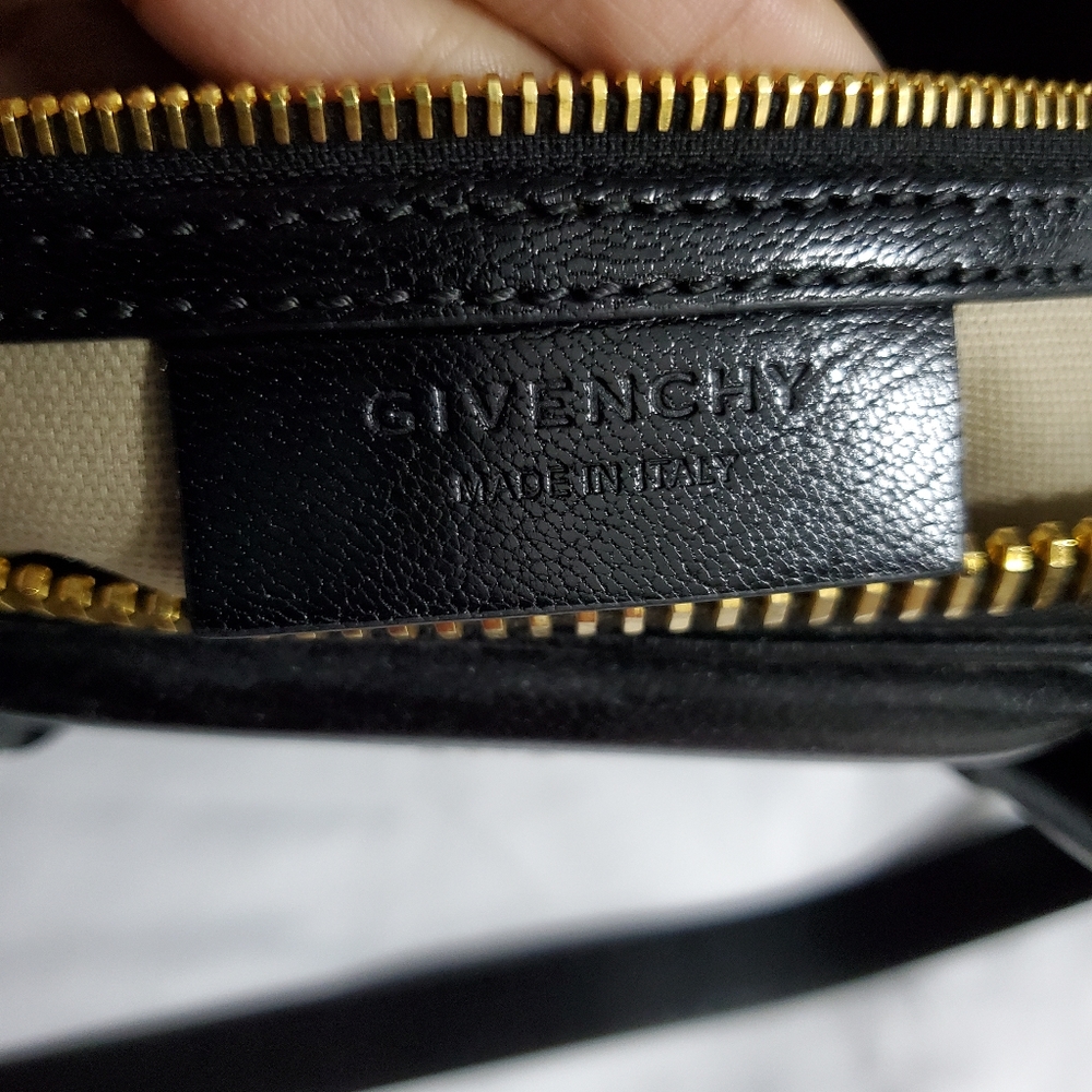 SOLD/Givenchy SMALL Antigona - Picture 4 of 17